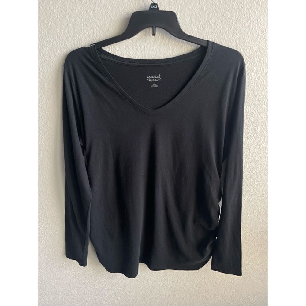 ❤️Ingrid & Isabel Ruched Sides Maternity Top